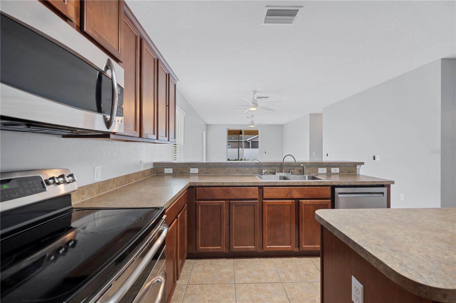 Image 13 of 36 For 6819 Glenbrook Drive
