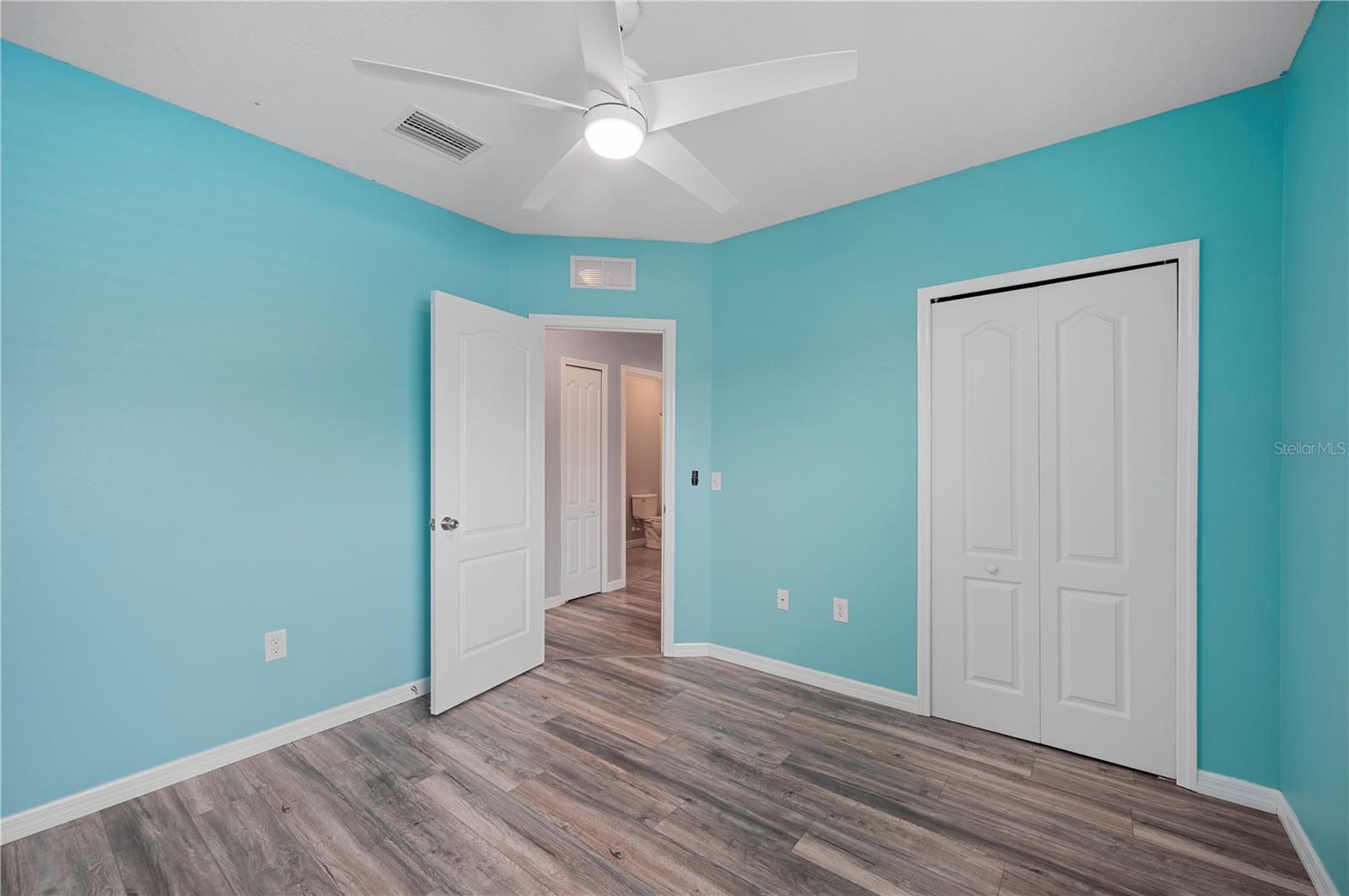 Image 24 of 36 For 6819 Glenbrook Drive