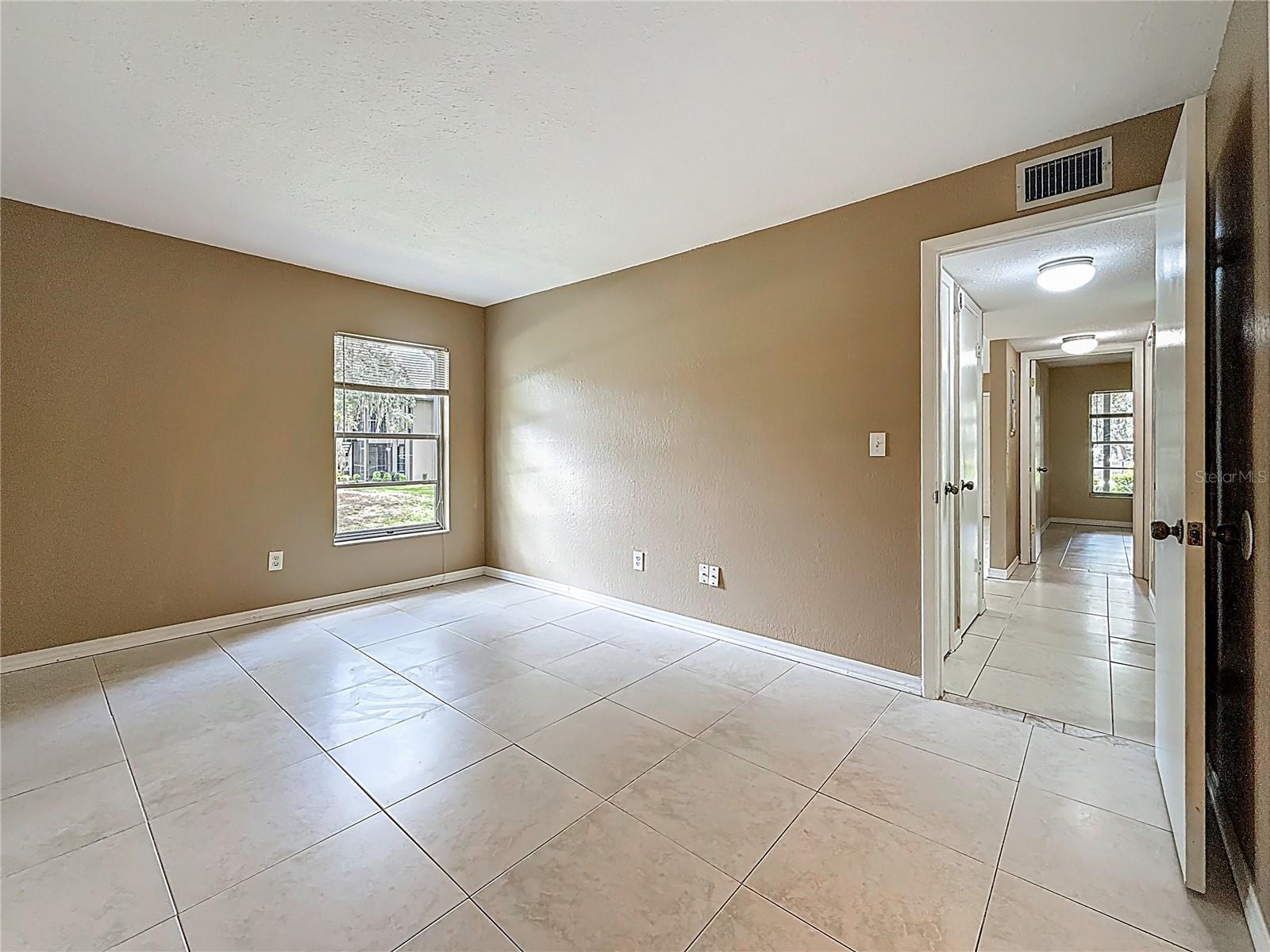 Listing photo id 14 for 4022 Tumble Wood Trail 101