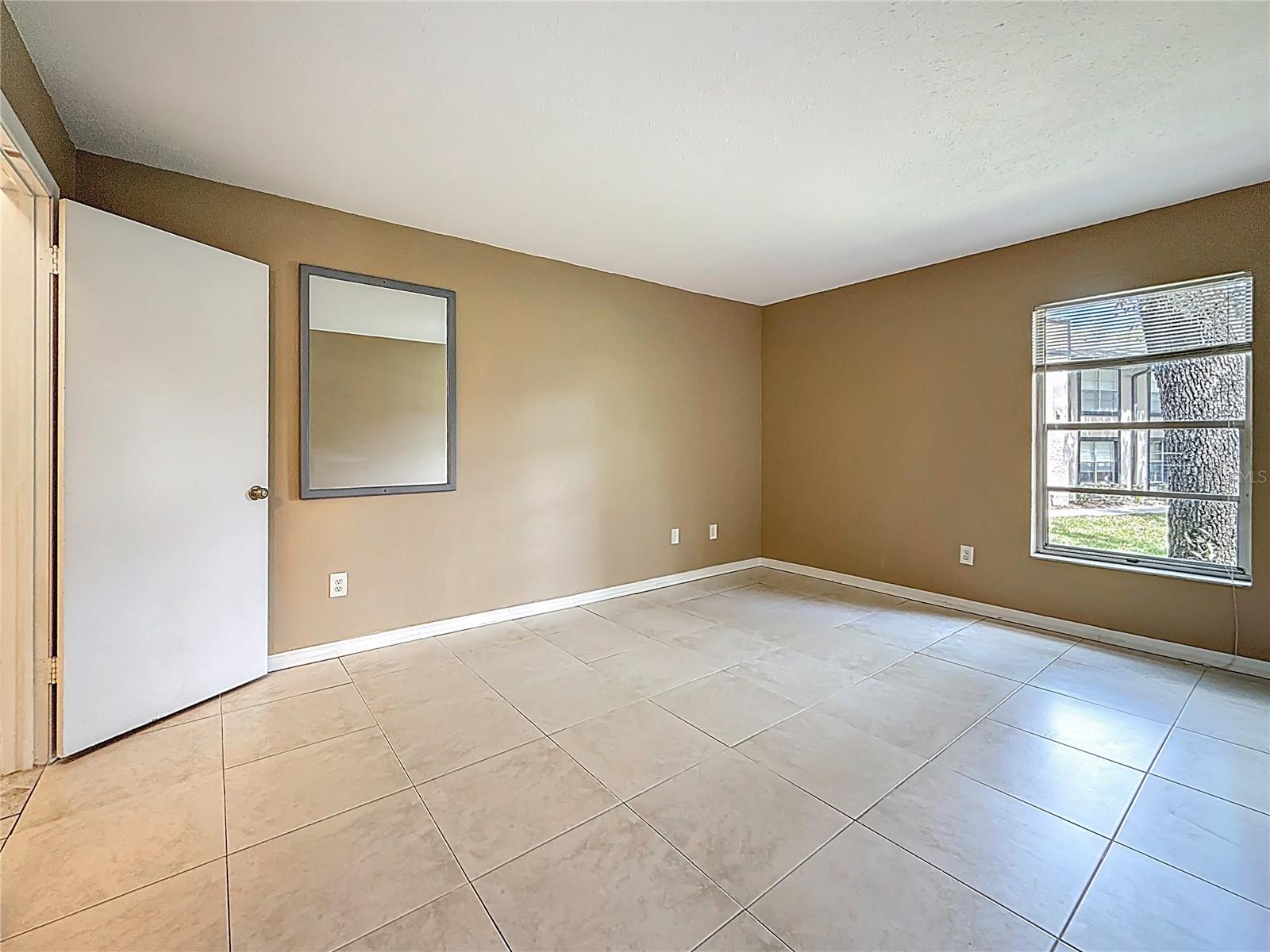 Listing photo id 15 for 4022 Tumble Wood Trail 101