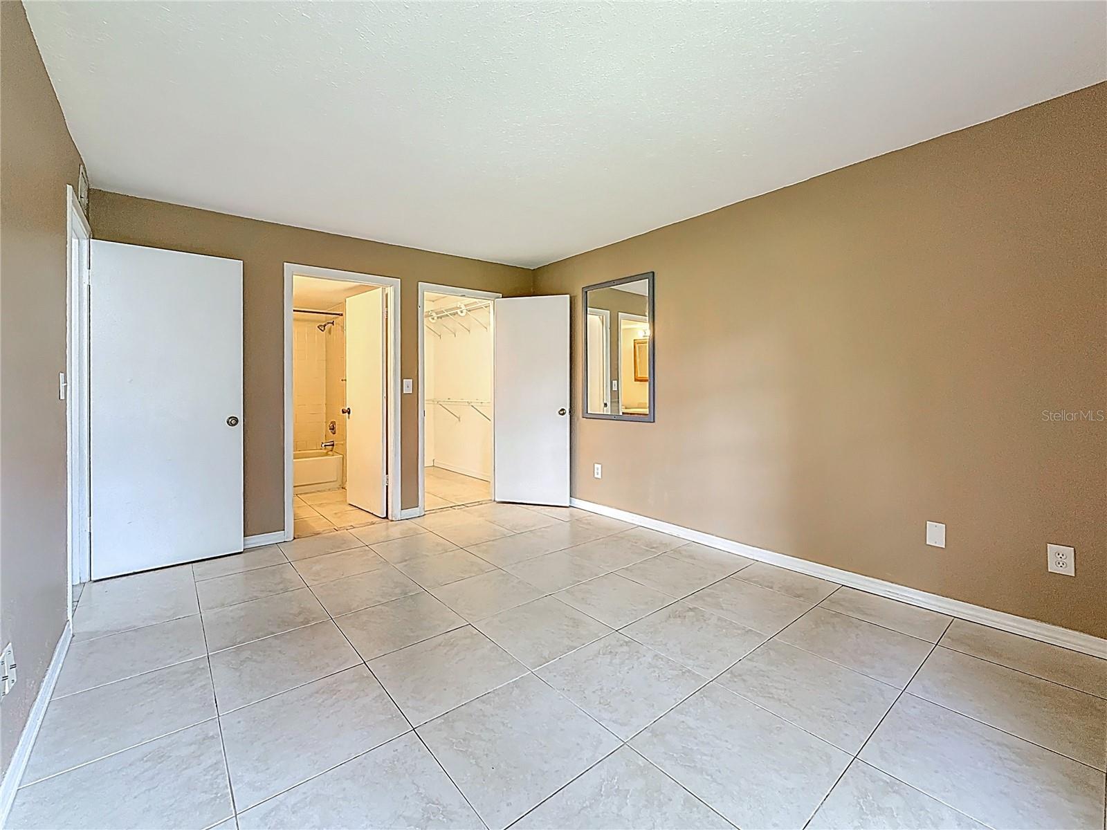 Listing photo id 16 for 4022 Tumble Wood Trail 101