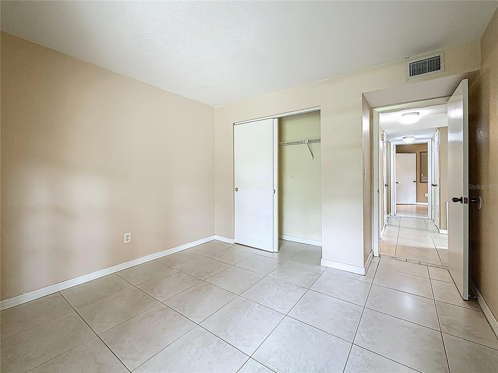 Listing photo id 22 for 4022 Tumble Wood Trail 101