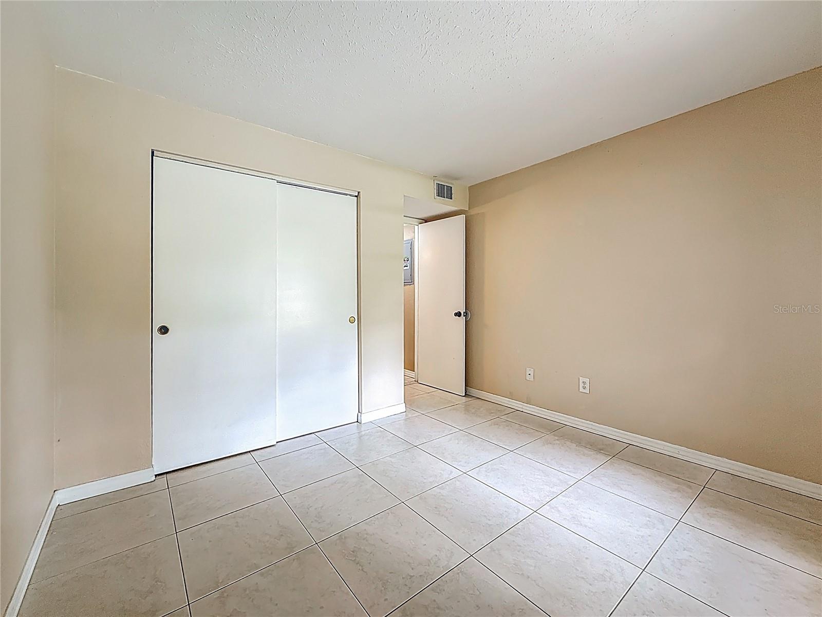 Listing photo id 23 for 4022 Tumble Wood Trail 101
