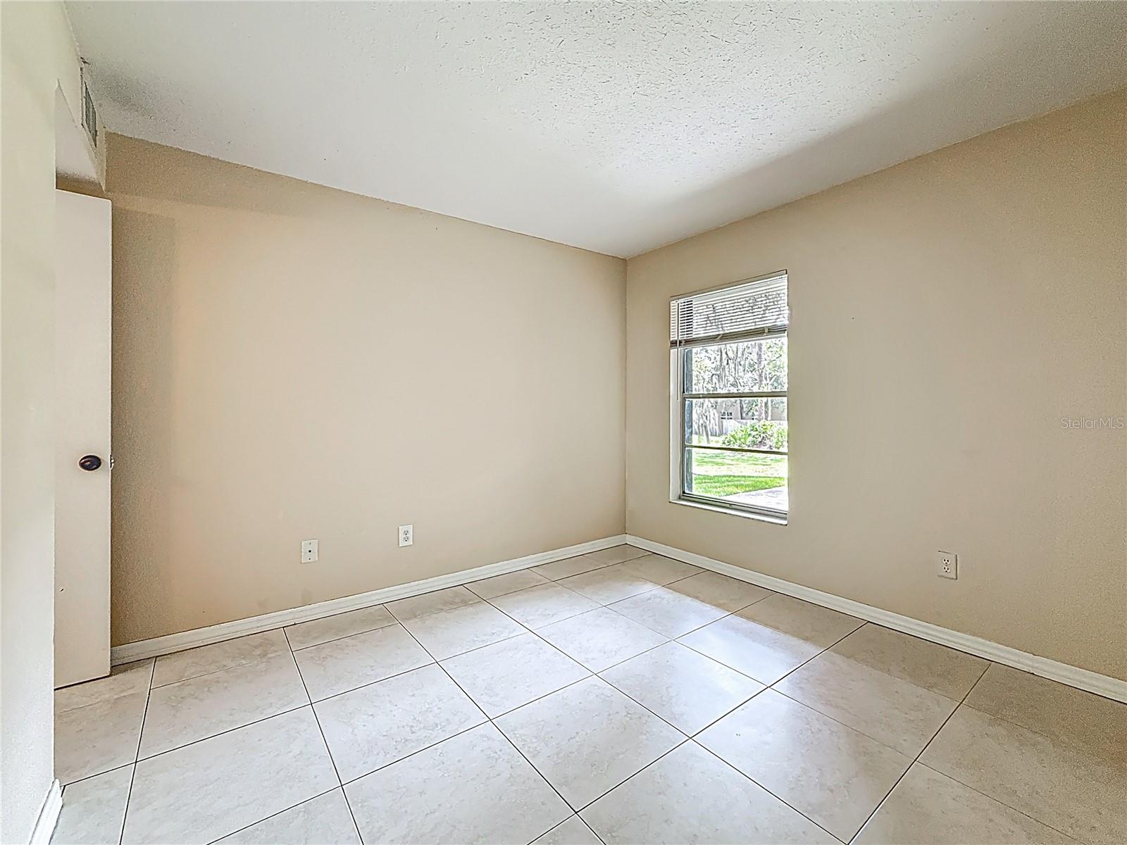 Listing photo id 24 for 4022 Tumble Wood Trail 101