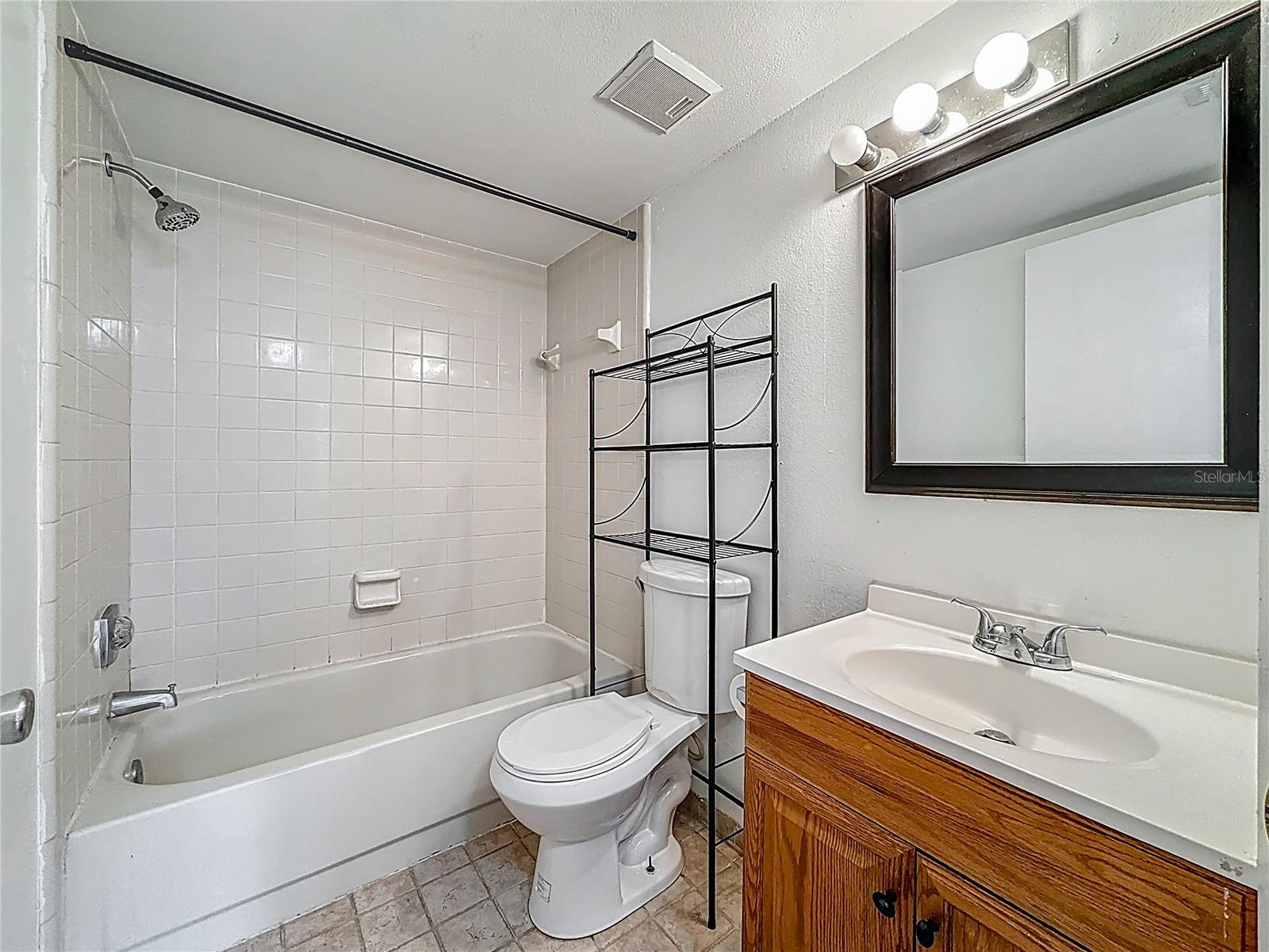 Listing photo id 25 for 4022 Tumble Wood Trail 101