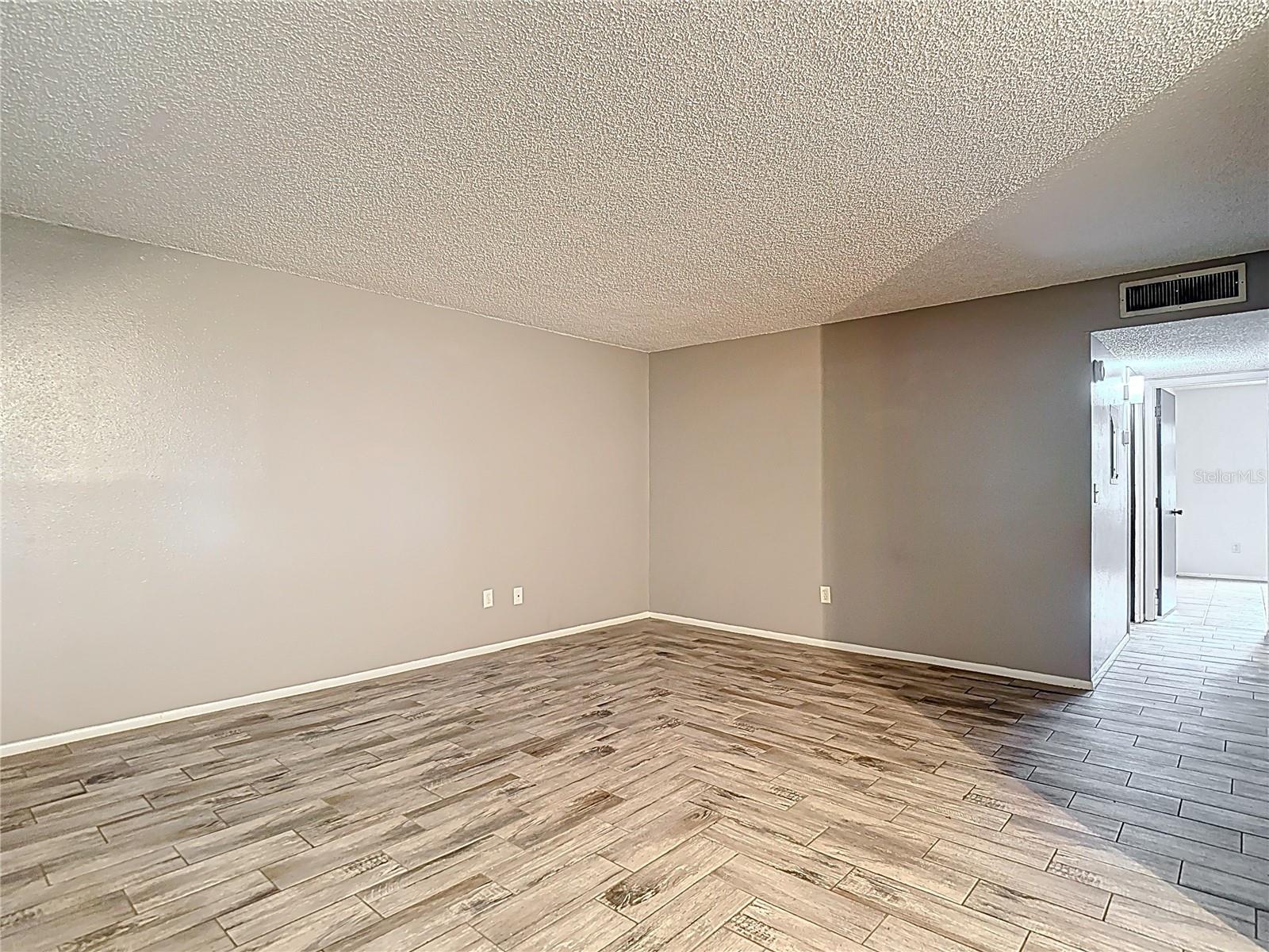 Image 11 of 44 For 11704 Raintree Village Boulevard B
