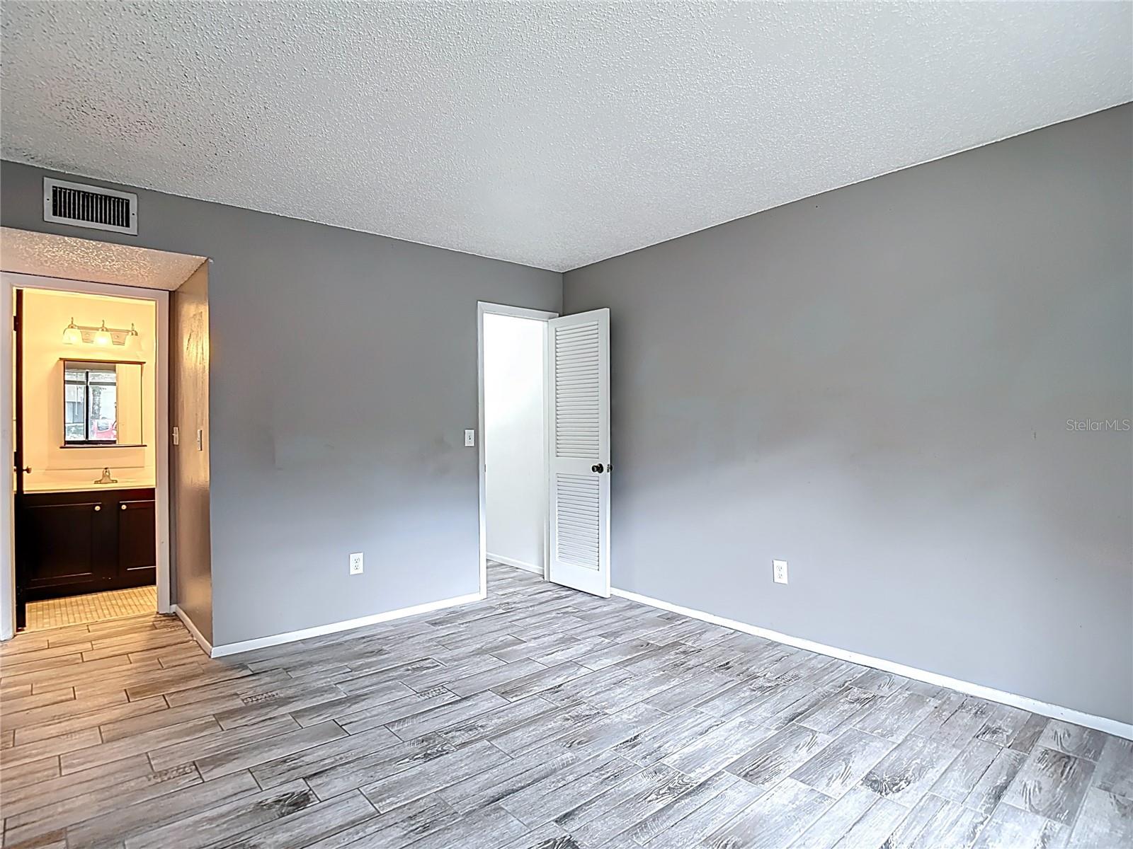 Image 14 of 44 For 11704 Raintree Village Boulevard B