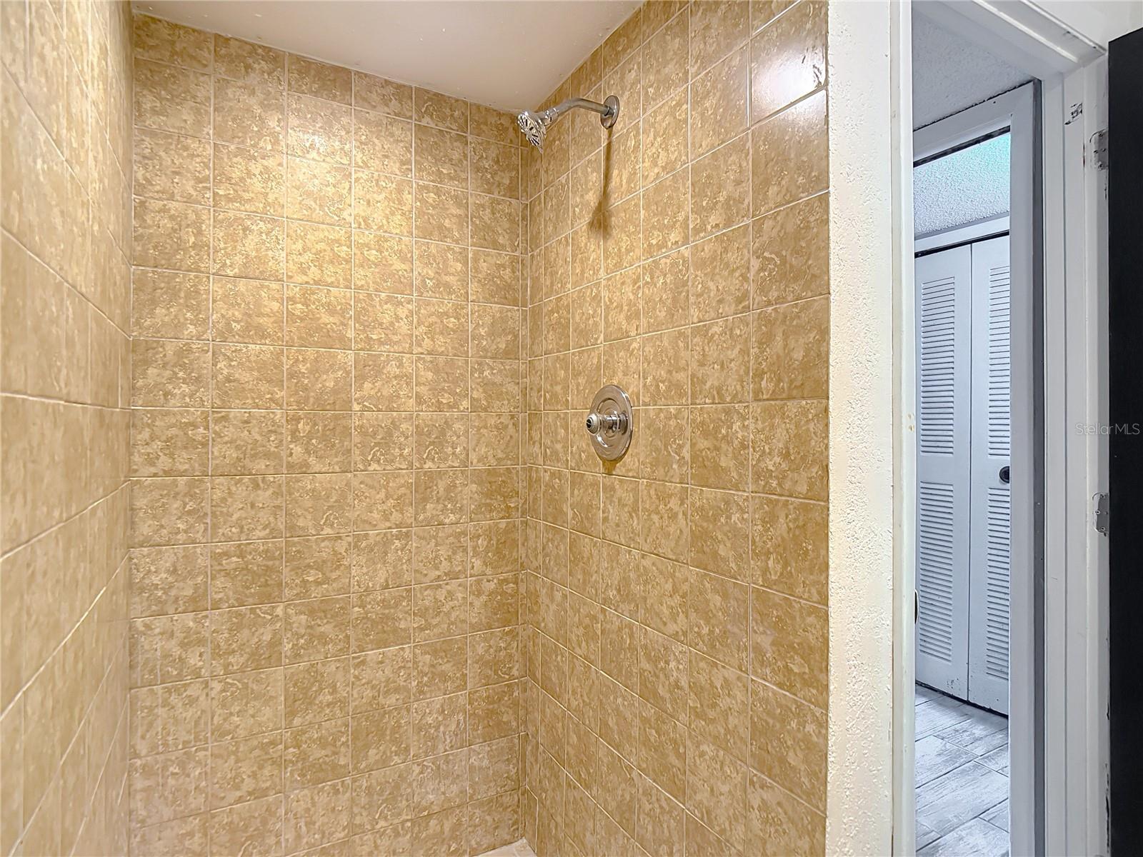 Image 19 of 44 For 11704 Raintree Village Boulevard B