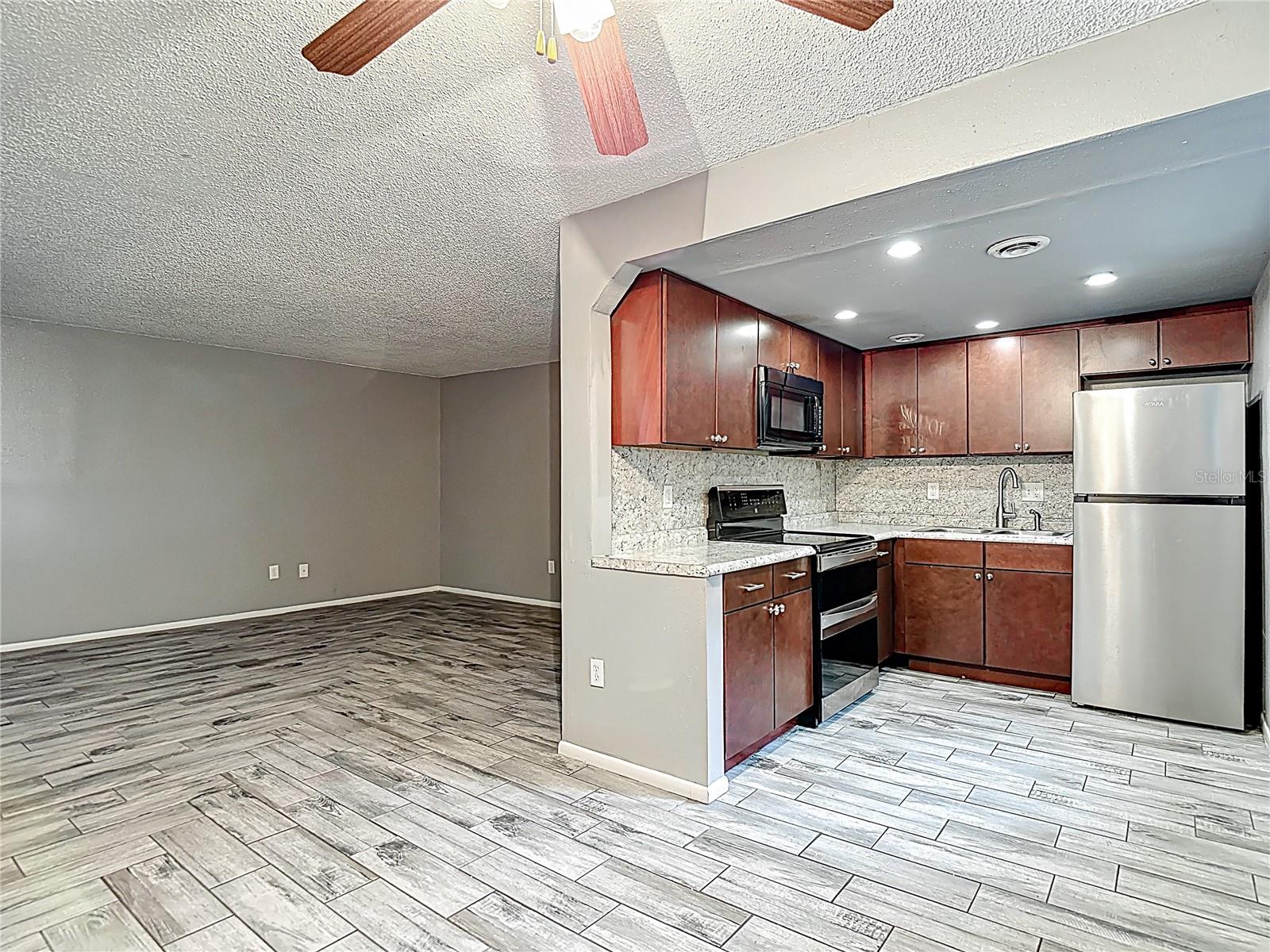Image 5 of 44 For 11704 Raintree Village Boulevard B
