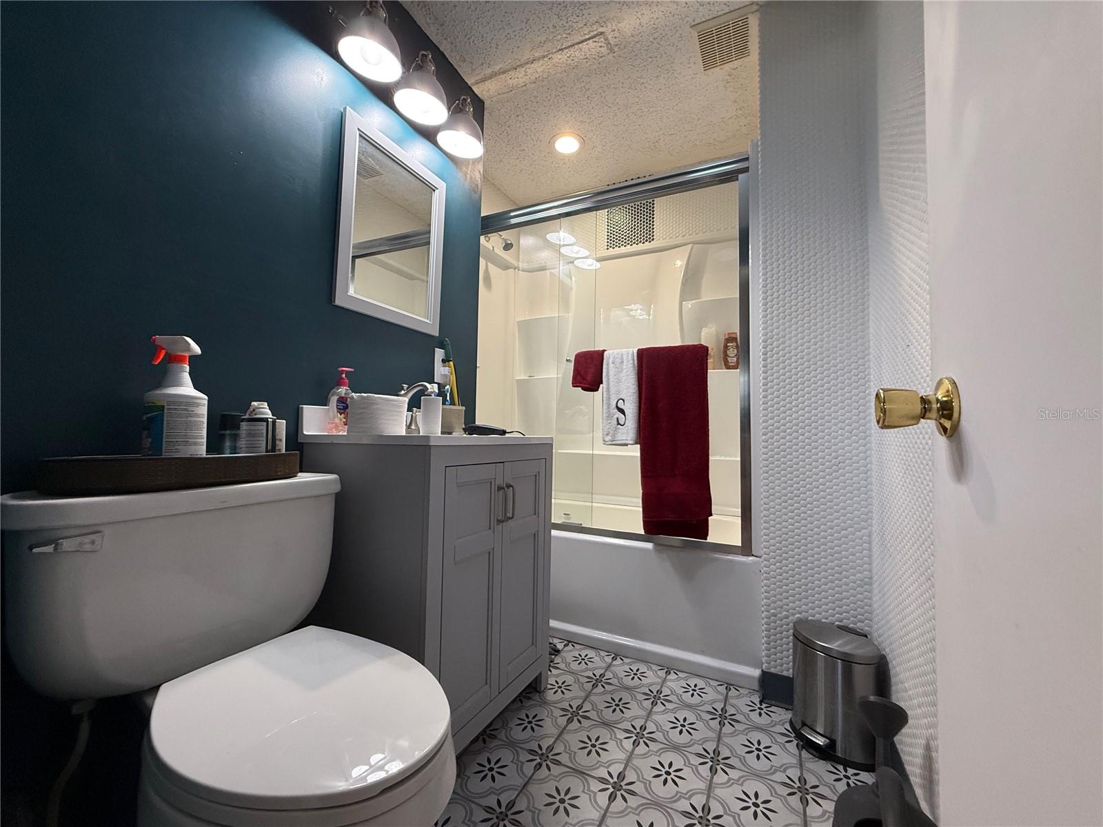 Image 10 of 30 For 2424 Bates Avenue Sw