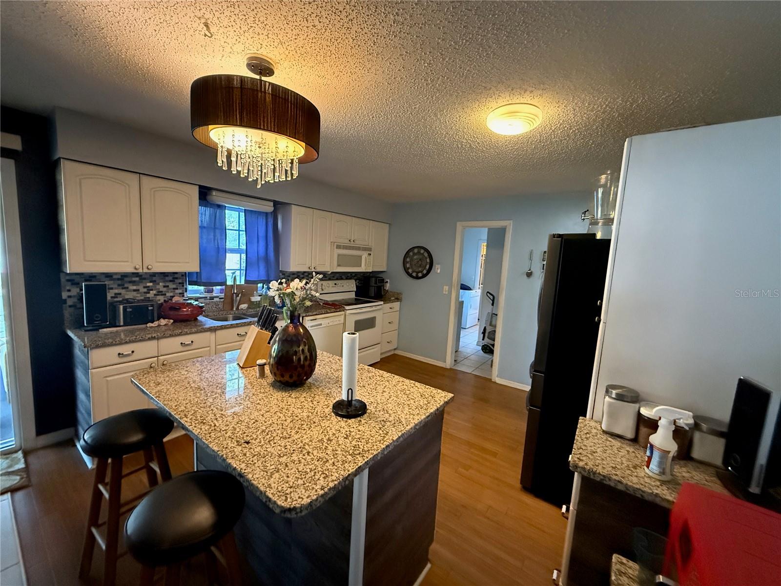 Image 4 of 30 For 2424 Bates Avenue Sw