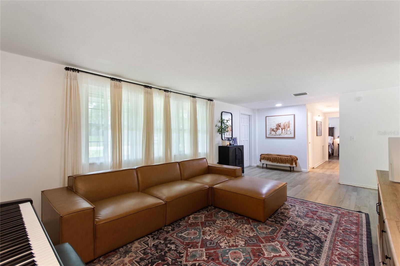 Image 12 of 41 For 848 17th Terrace Ne