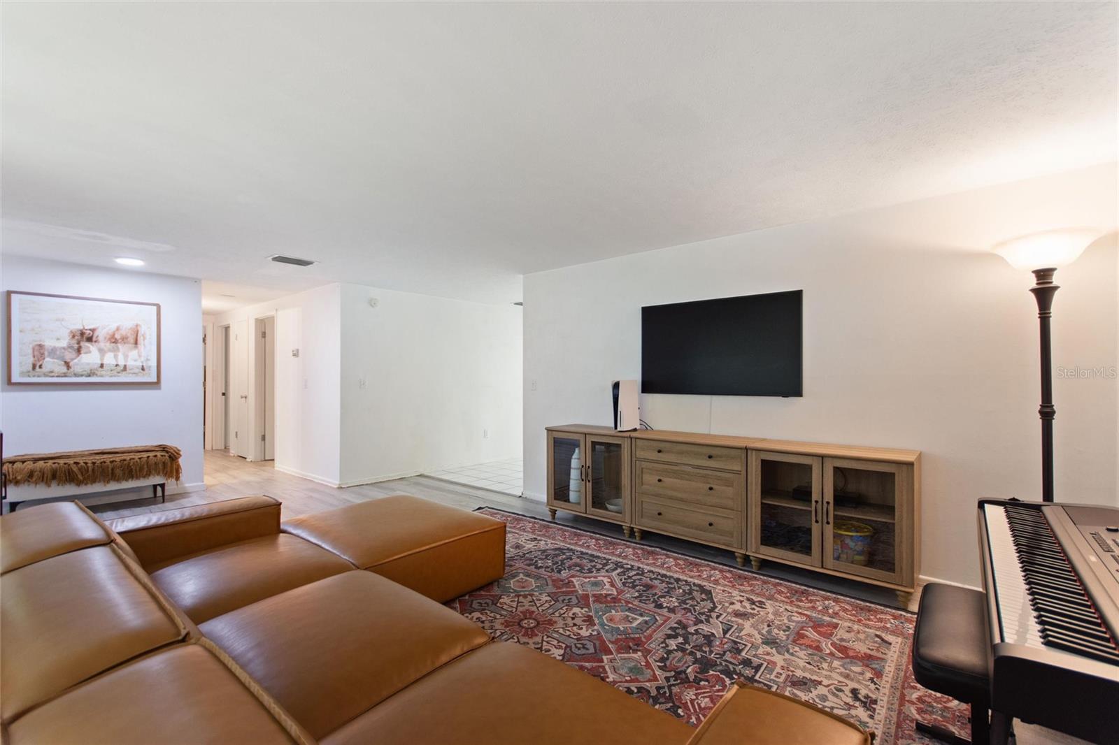 Image 14 of 41 For 848 17th Terrace Ne