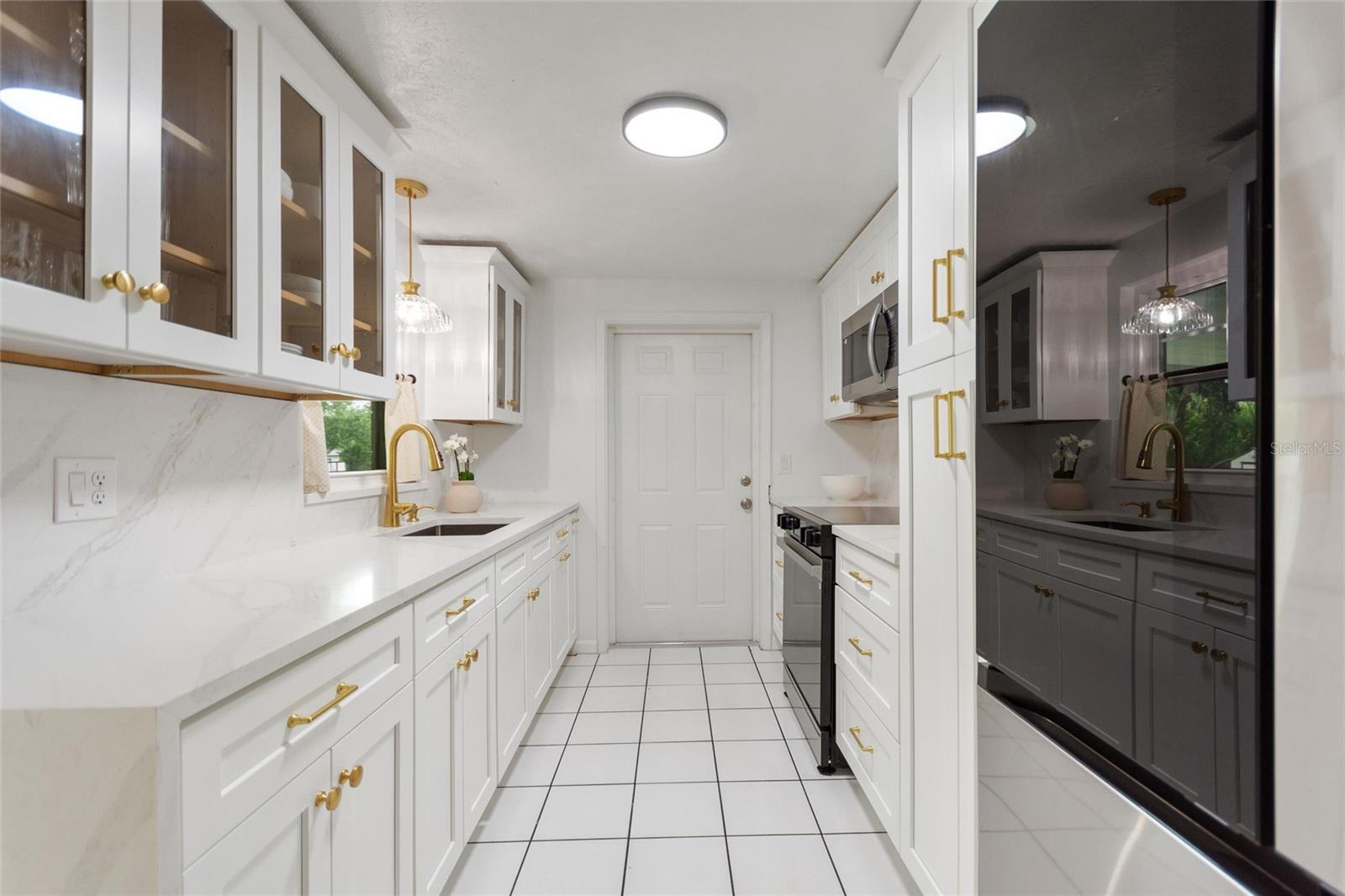 Image 16 of 41 For 848 17th Terrace Ne