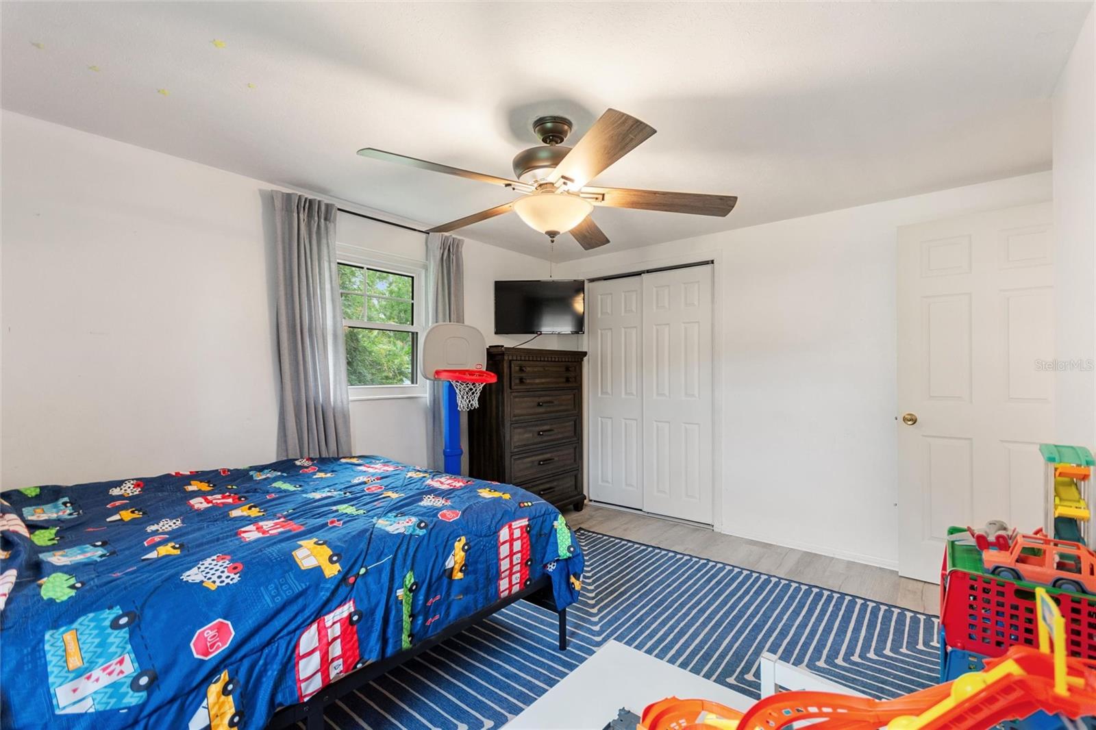 Image 31 of 41 For 848 17th Terrace Ne
