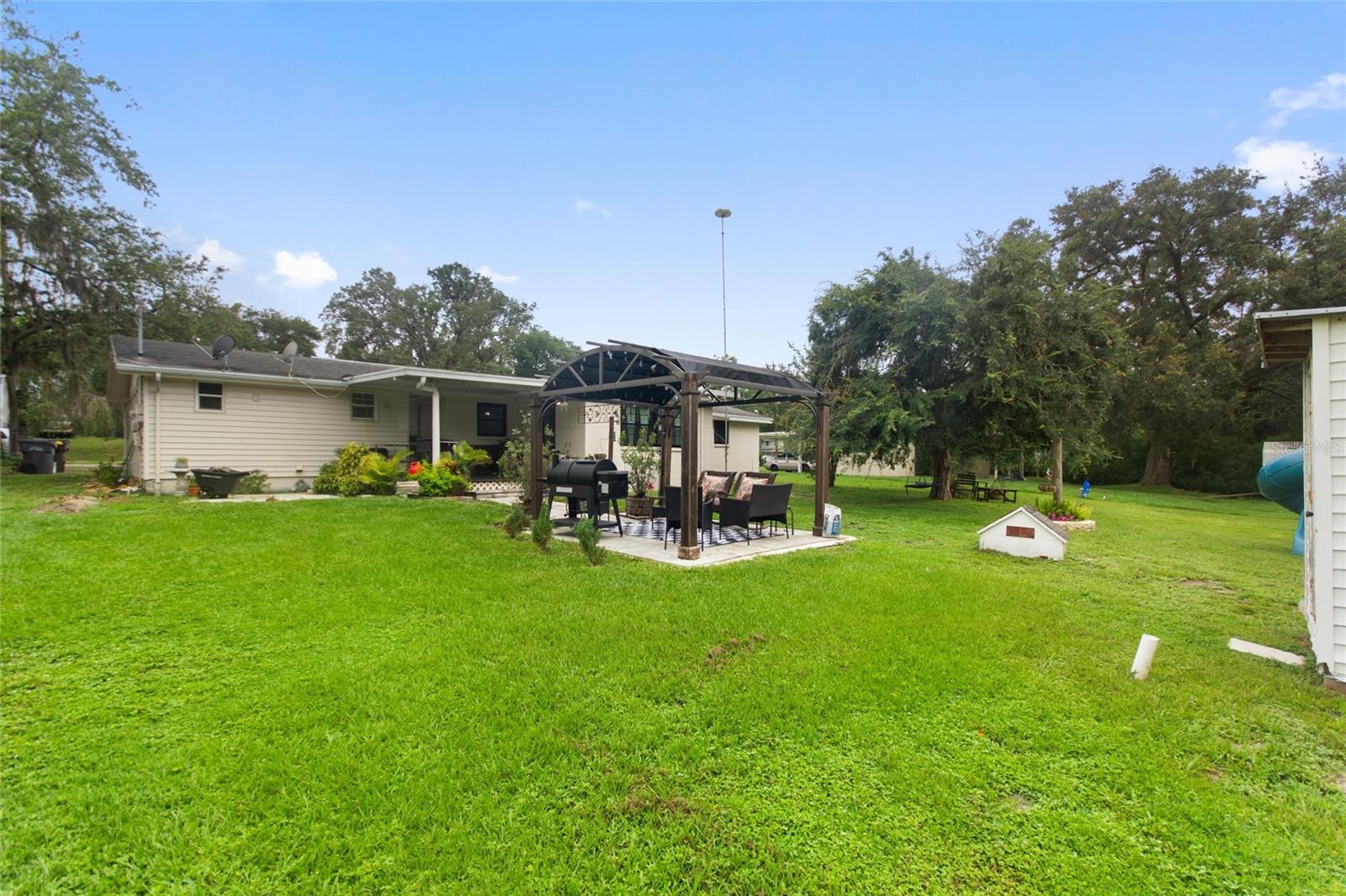 Image 34 of 41 For 848 17th Terrace Ne