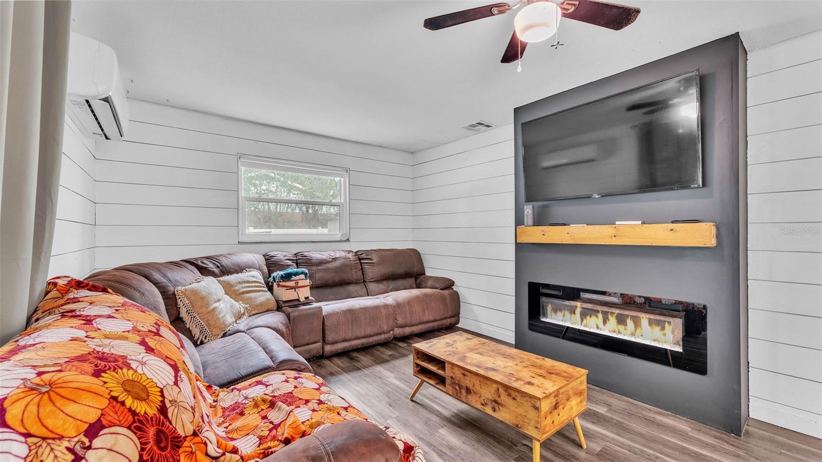 Image 14 of 37 For 5316 Forestbrook Drive E