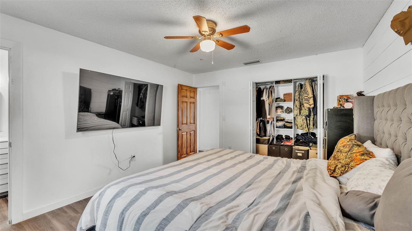 Image 16 of 37 For 5316 Forestbrook Drive E