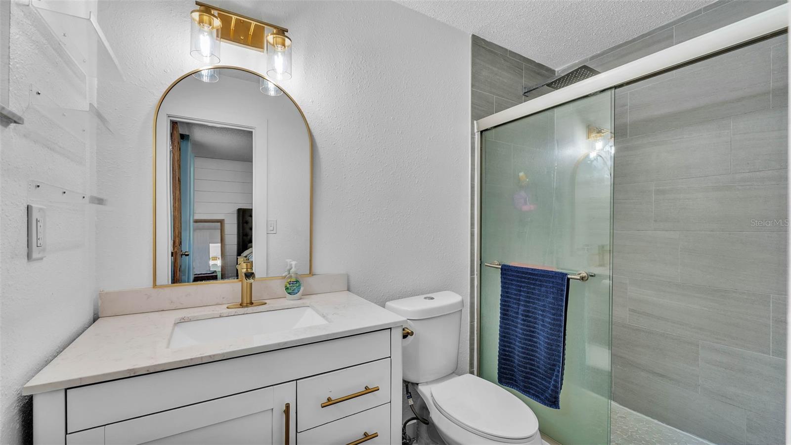 Image 18 of 37 For 5316 Forestbrook Drive E