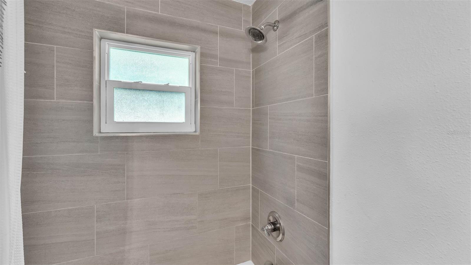 Image 25 of 37 For 5316 Forestbrook Drive E