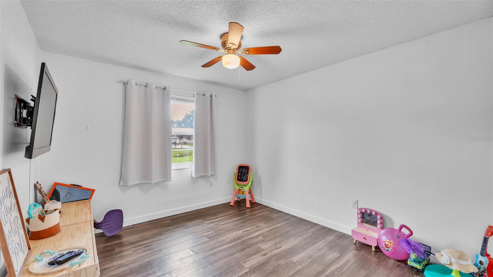 Image 26 of 37 For 5316 Forestbrook Drive E