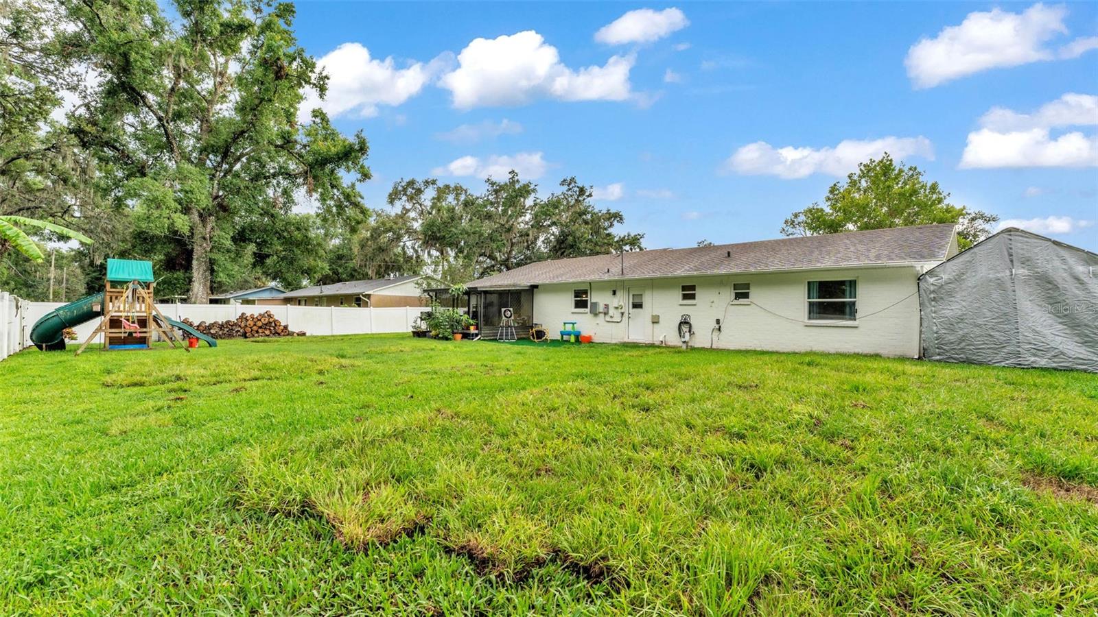 Image 31 of 37 For 5316 Forestbrook Drive E