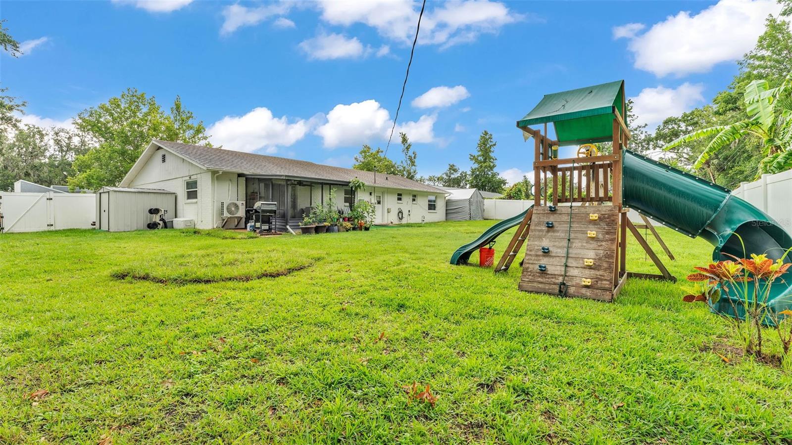 Image 33 of 37 For 5316 Forestbrook Drive E