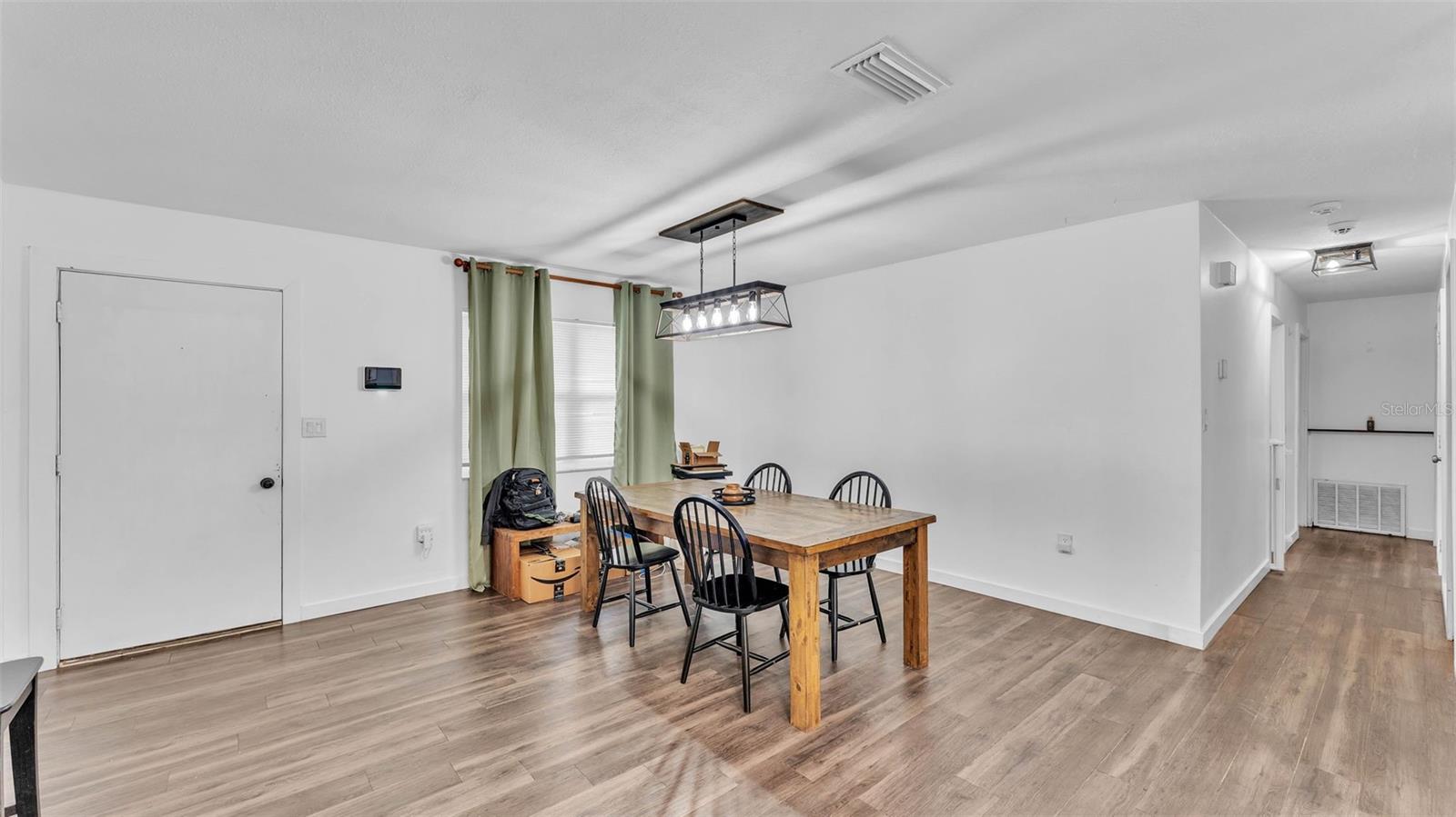 Image 6 of 37 For 5316 Forestbrook Drive E