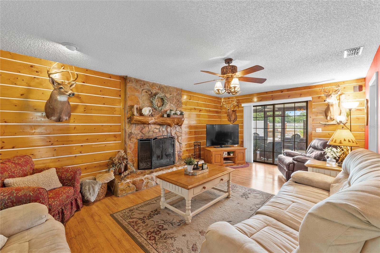 Image 10 of 67 For 2911 Walker Road