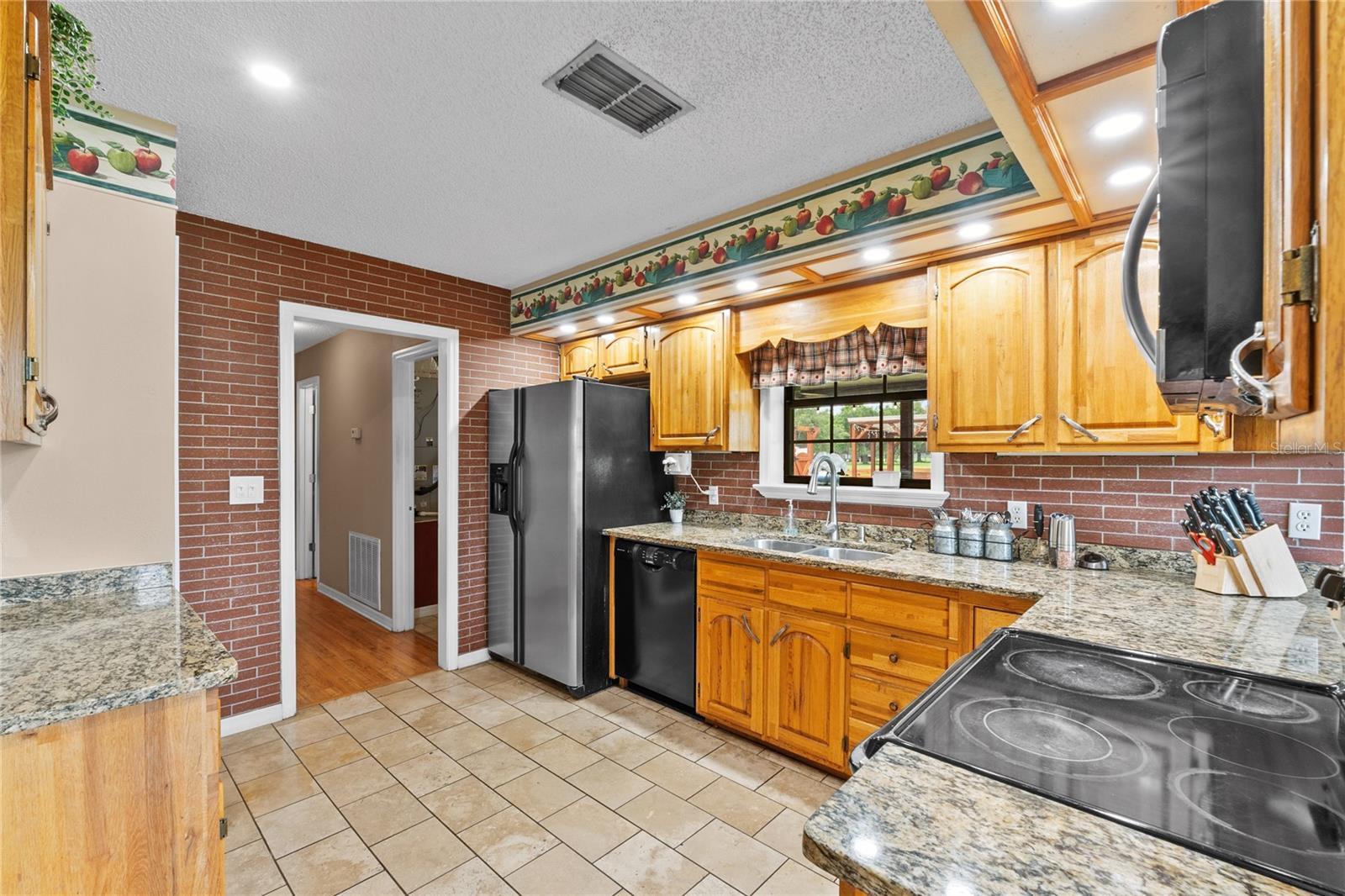 Image 13 of 67 For 2911 Walker Road
