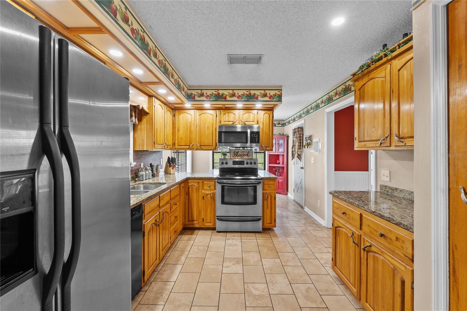 Image 15 of 67 For 2911 Walker Road