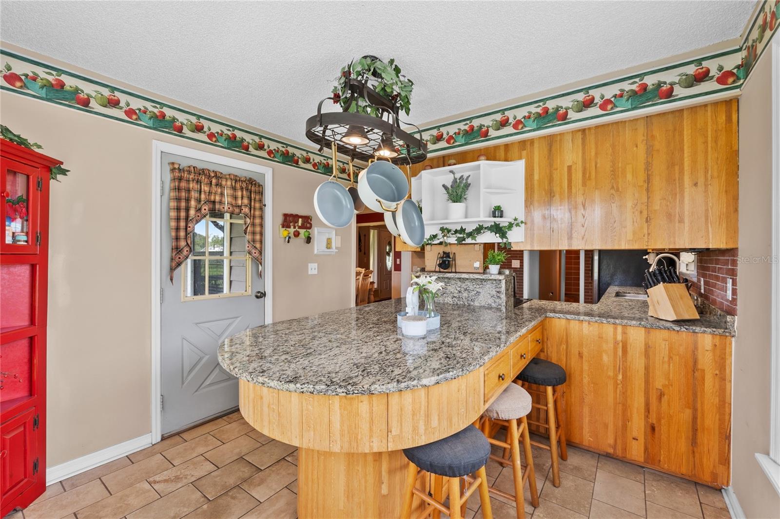 Image 16 of 67 For 2911 Walker Road