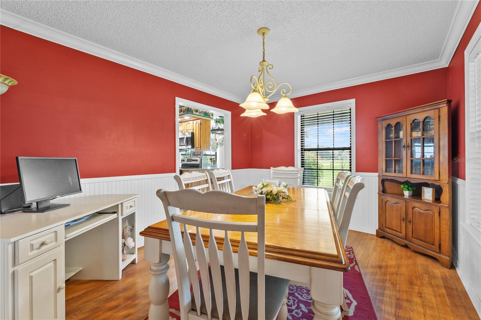 Image 17 of 67 For 2911 Walker Road