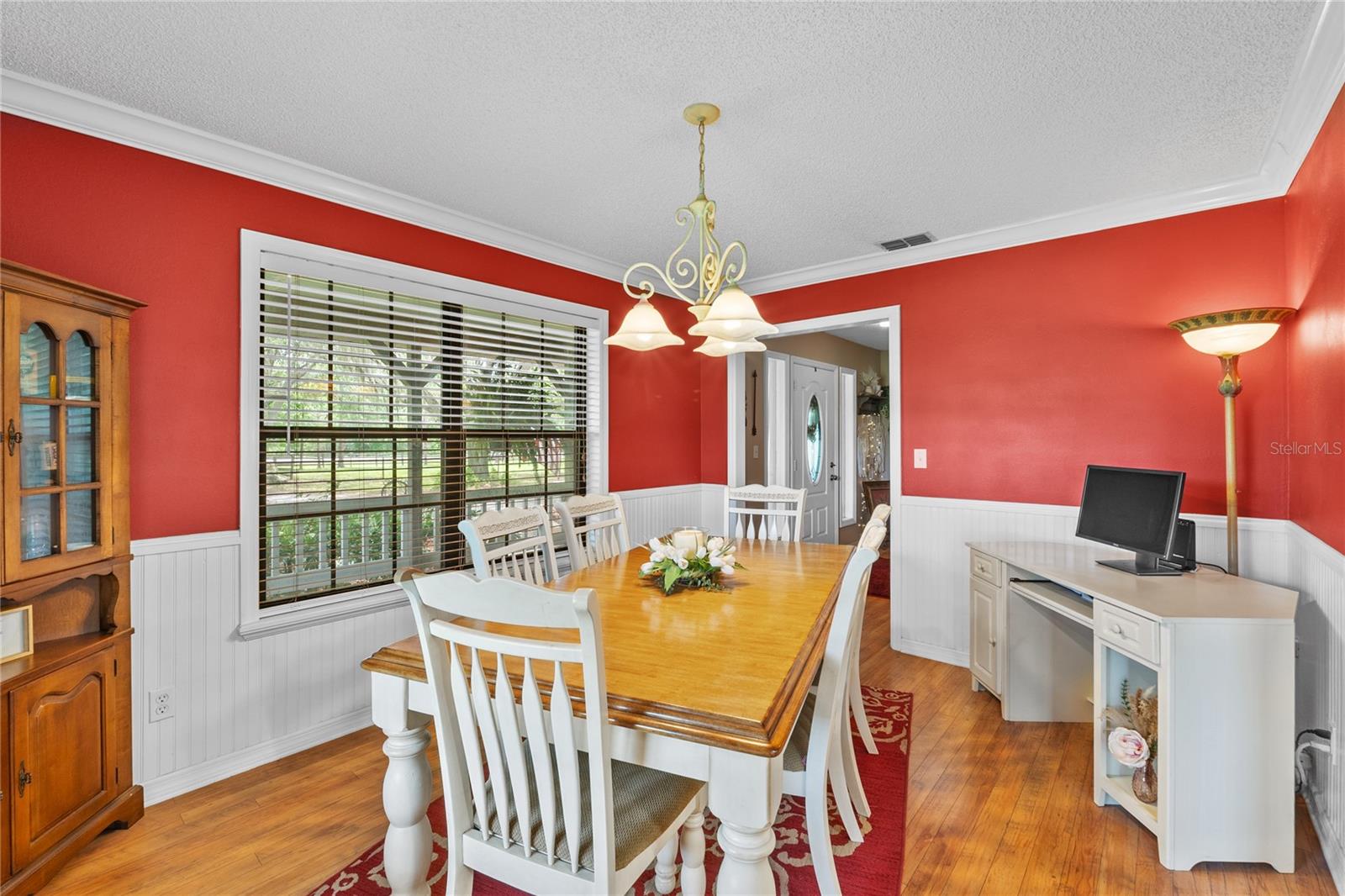 Image 18 of 67 For 2911 Walker Road