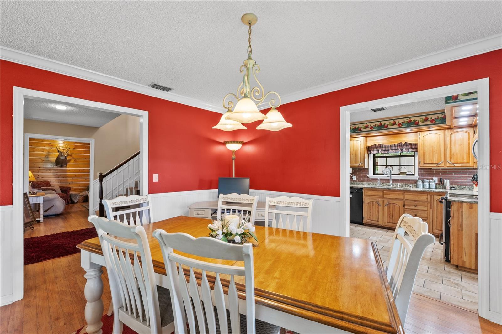 Image 19 of 67 For 2911 Walker Road