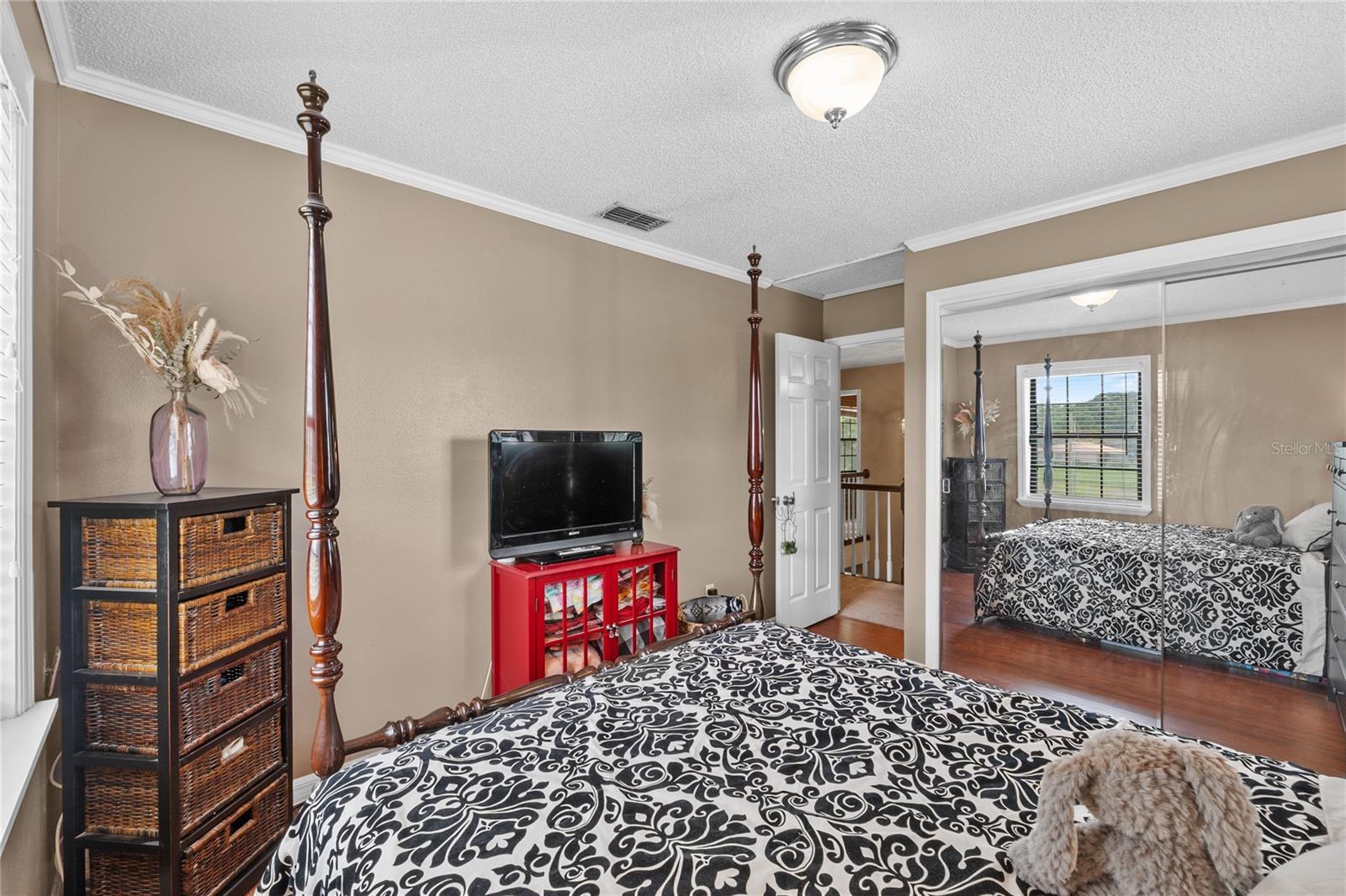 Image 30 of 67 For 2911 Walker Road