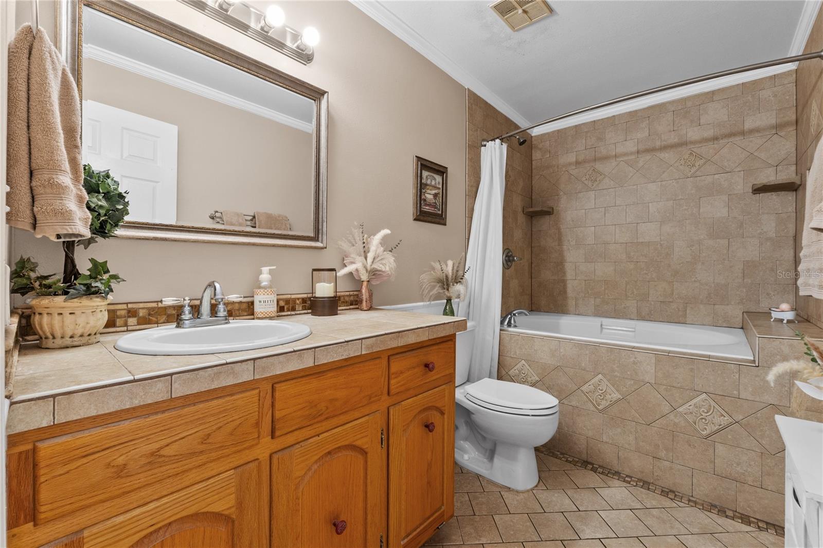 Image 32 of 67 For 2911 Walker Road