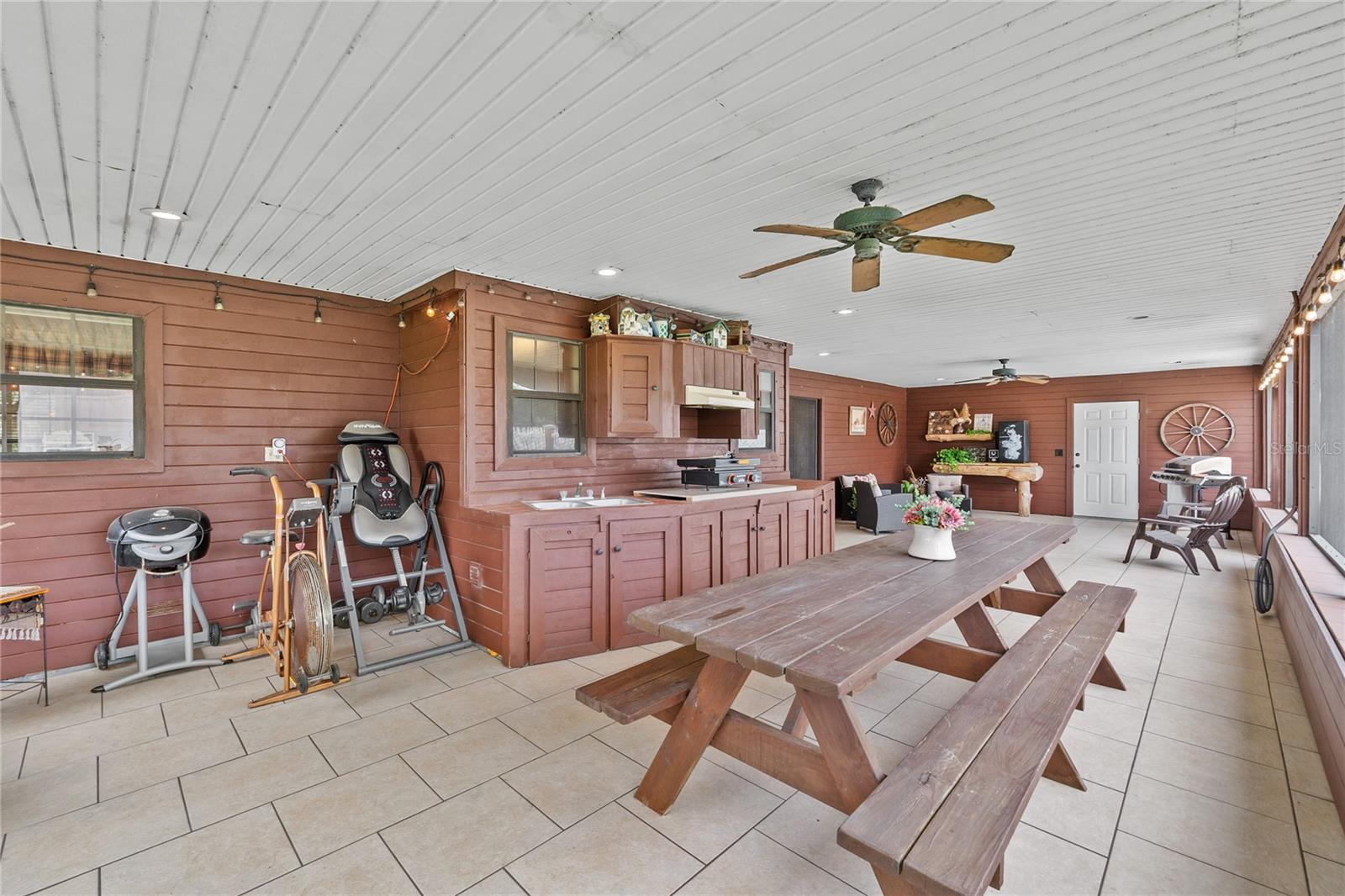 Image 38 of 67 For 2911 Walker Road