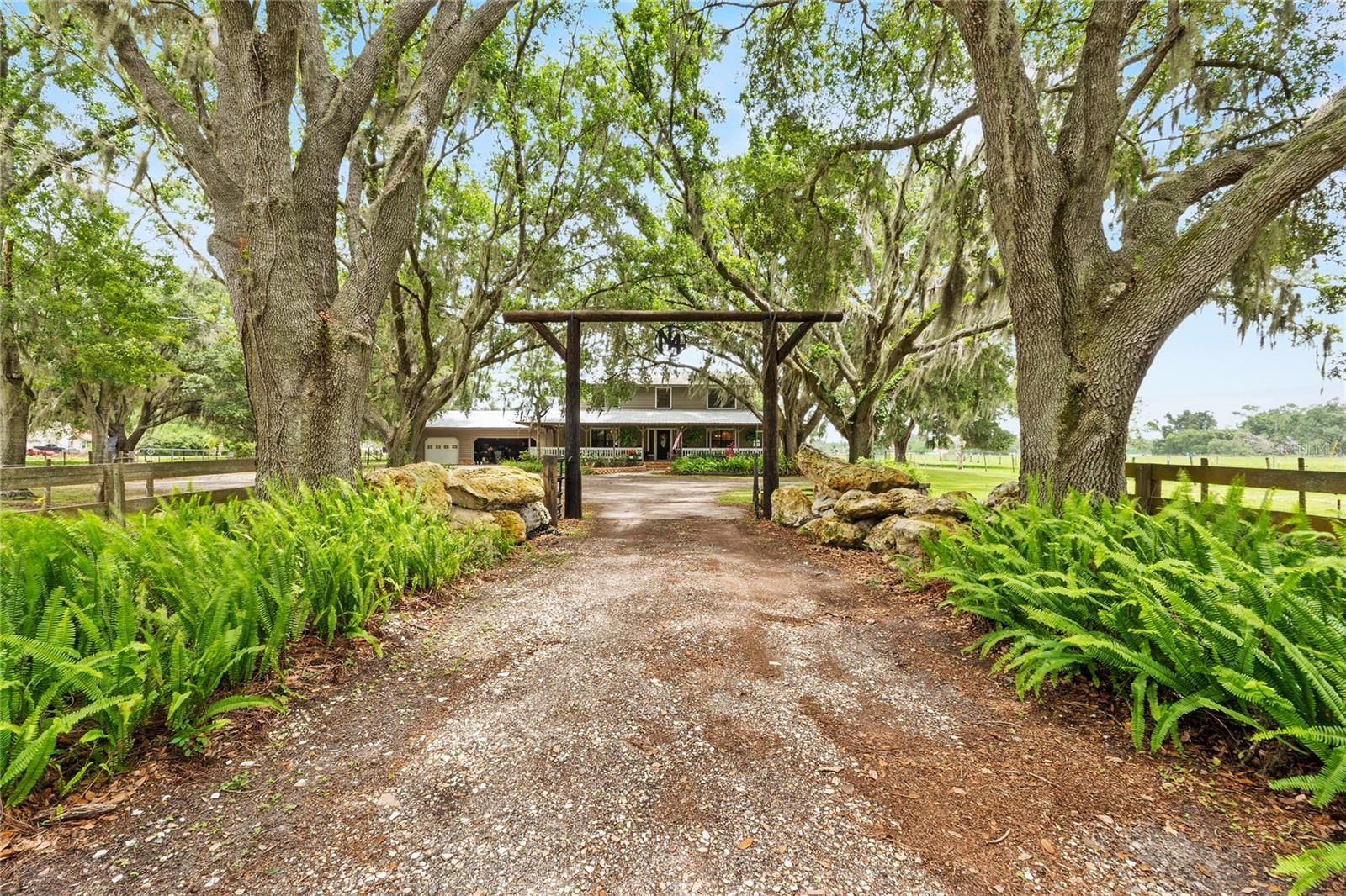 Image 4 of 67 For 2911 Walker Road