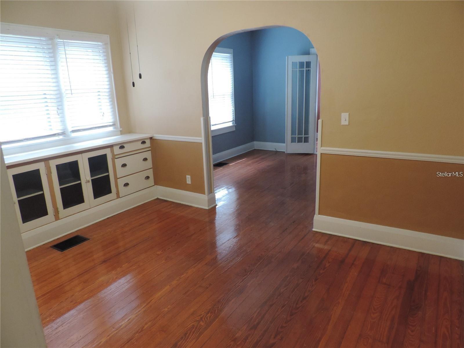 Listing photo id 6 for 701 Lime Street