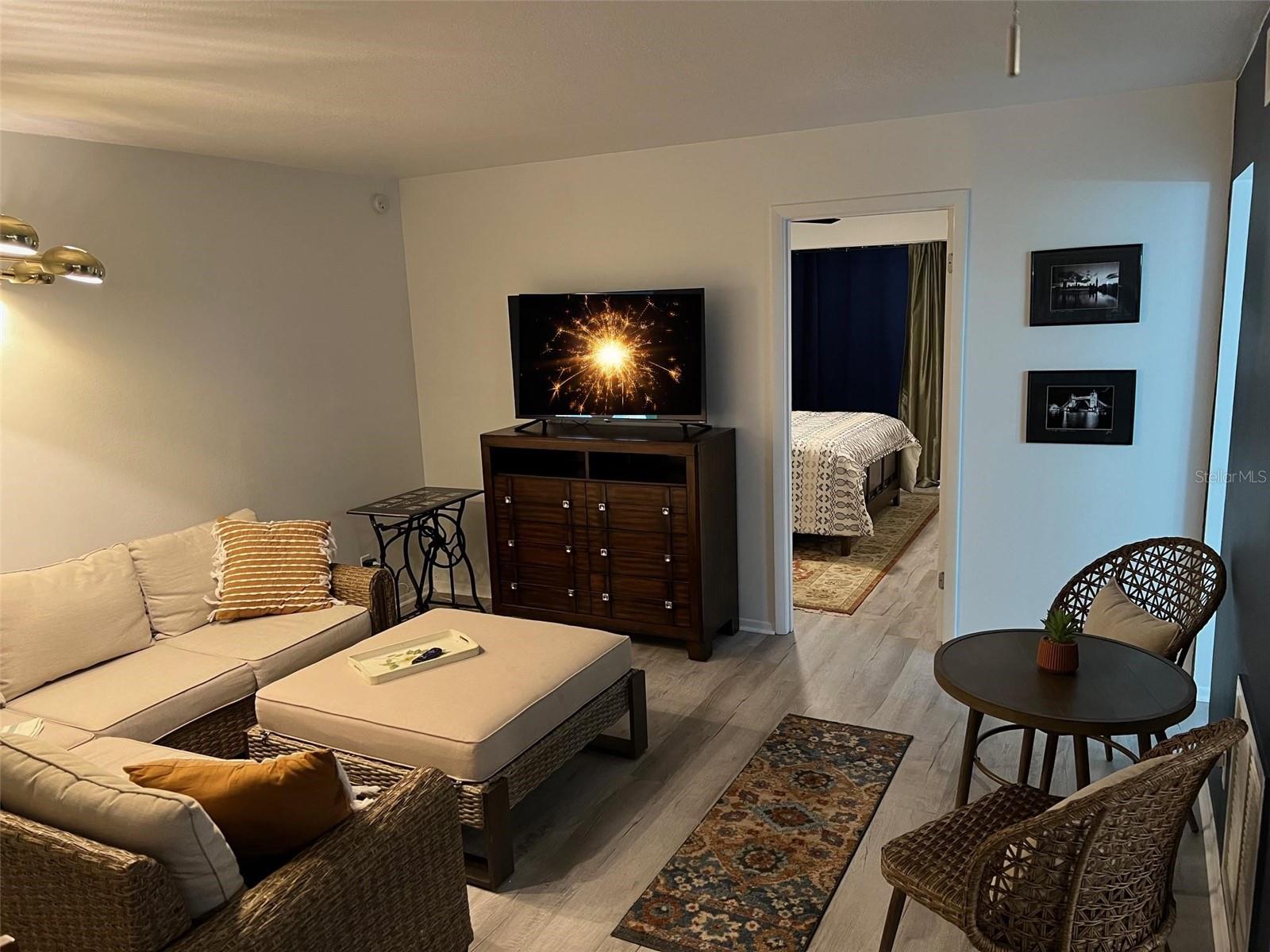 Image 4 of 14 For 1100 Martinique Drive 203