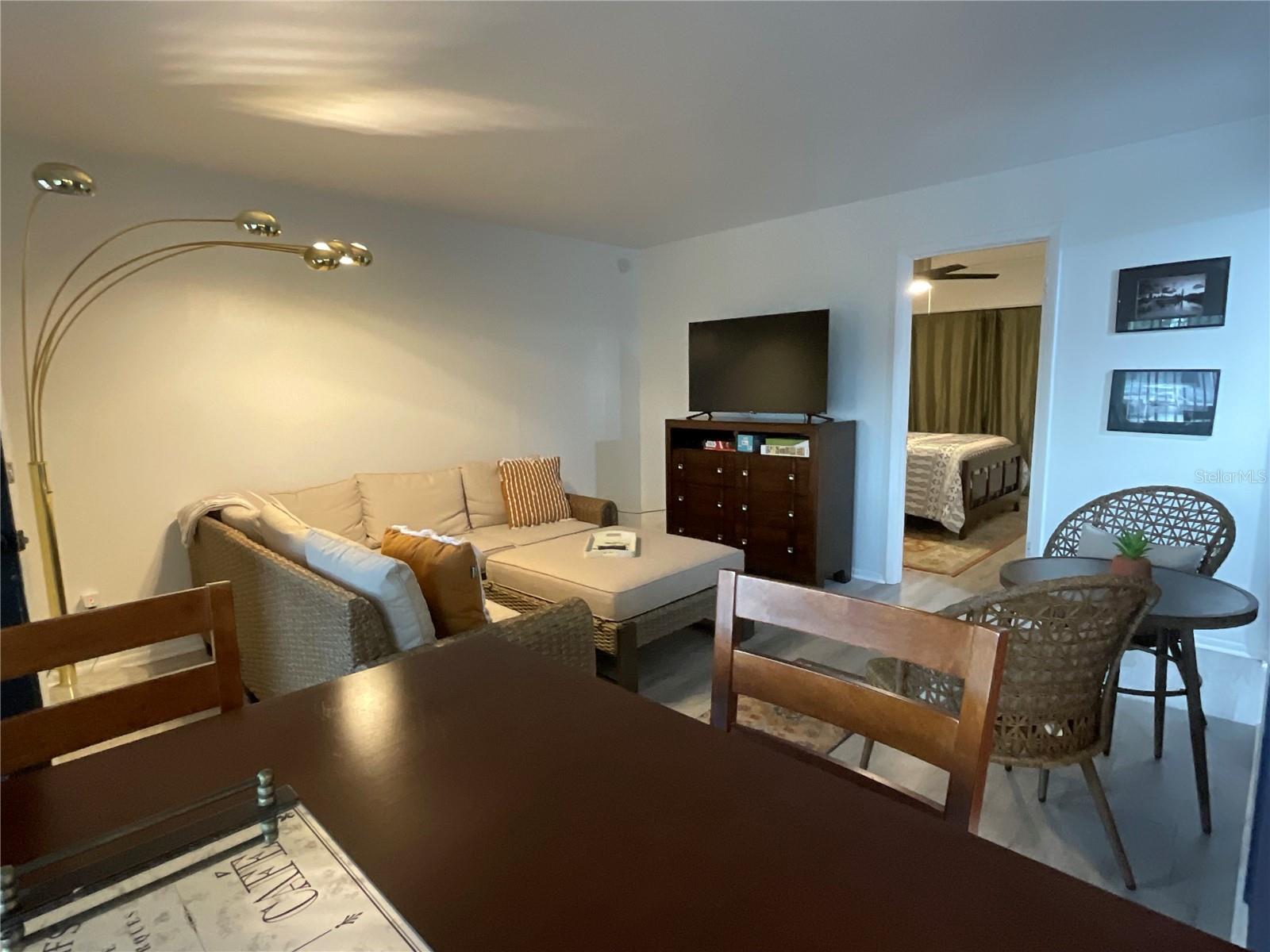 Image 8 of 14 For 1100 Martinique Drive 203