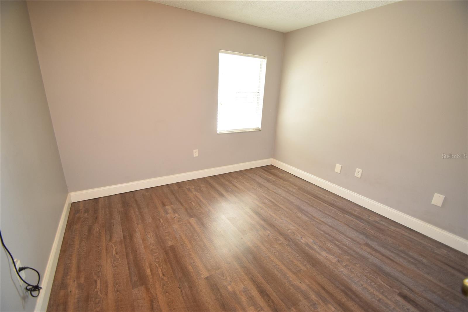 Image 8 of 11 For 1005 New York Avenue 4