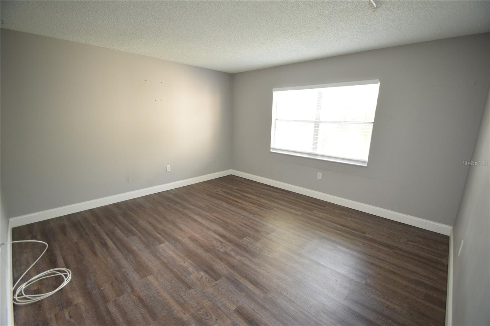 Image 2 of 11 For 1005 New York Avenue 5