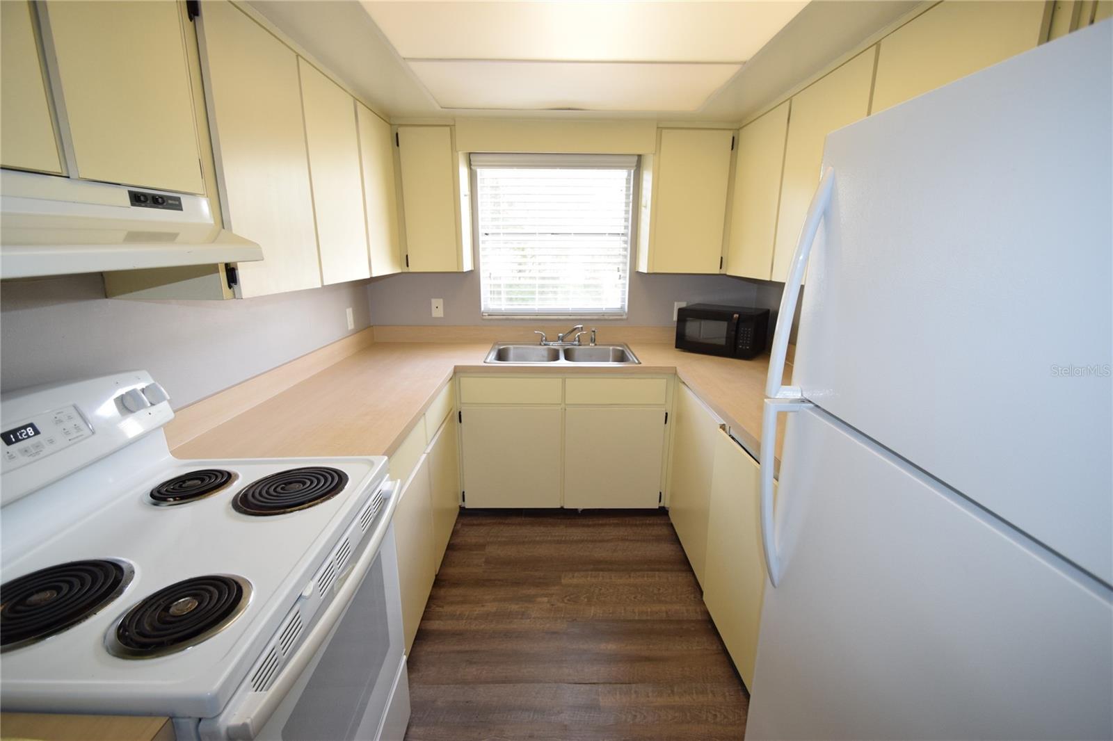 Image 4 of 11 For 1005 New York Avenue 5