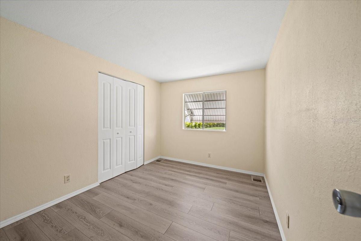 Image 14 of 34 For 752 Knotty Pine Circle