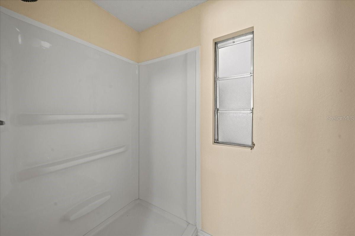 Image 17 of 34 For 752 Knotty Pine Circle