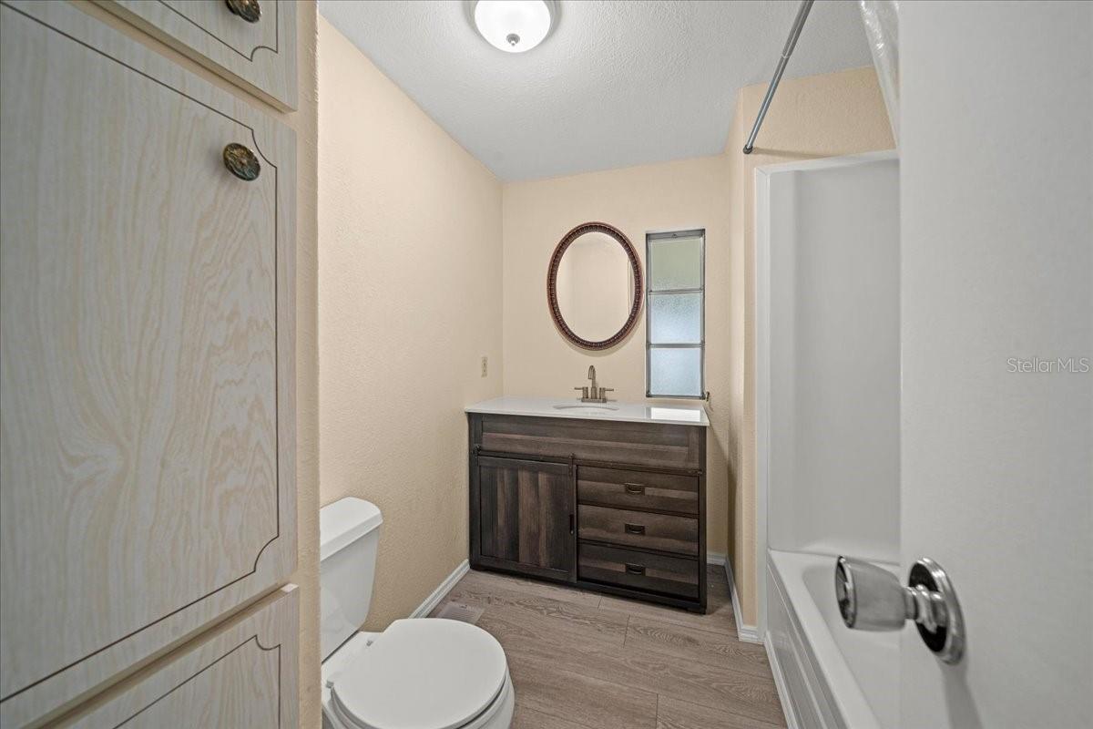 Image 21 of 34 For 752 Knotty Pine Circle