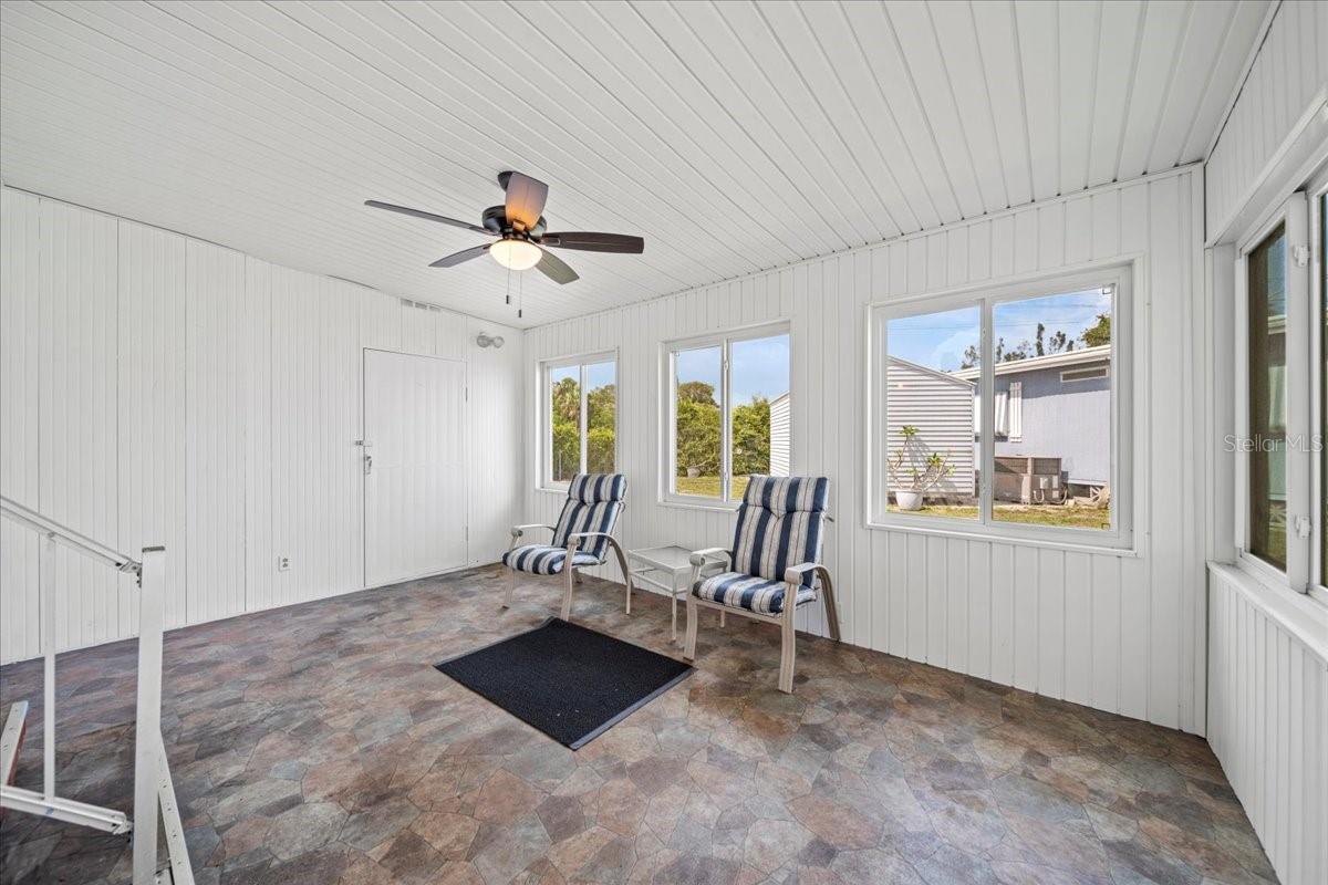 Image 24 of 34 For 752 Knotty Pine Circle