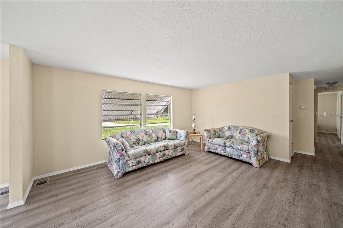 Image 8 of 34 For 752 Knotty Pine Circle